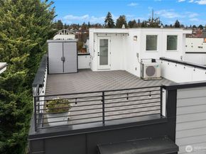 1142 NW 59th Street B, Seattle WA 98107