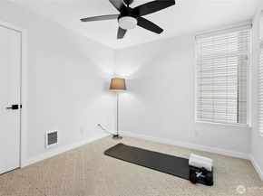 1142 NW 59th Street B, Seattle WA 98107