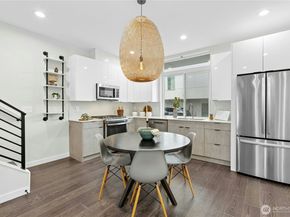 1142 NW 59th Street B, Seattle WA 98107