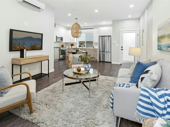 1142 NW 59th Street B, Seattle WA 98107