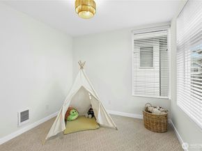 1142 NW 59th Street B, Seattle WA 98107