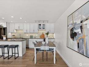 733 Lake Street S 104, Kirkland WA 98033