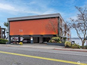 733 Lake Street S 104, Kirkland WA 98033