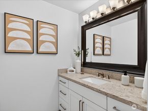 733 Lake Street S 104, Kirkland WA 98033