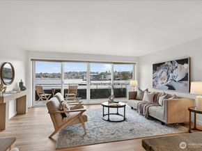 733 Lake Street S 104, Kirkland WA 98033