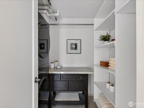 733 Lake Street S 104, Kirkland WA 98033