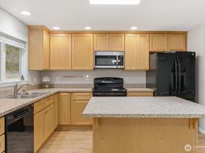 9010 Wyvern Drive SE, Port Orchard WA 98367