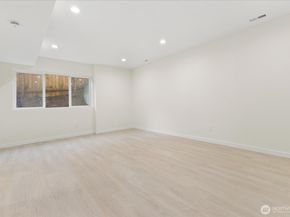 422 E Titus, Kent WA 98030