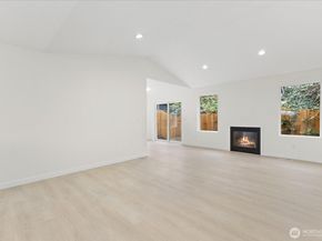 422 E Titus, Kent WA 98030