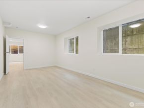 422 E Titus, Kent WA 98030