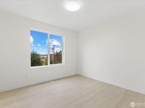 422 E Titus, Kent WA 98030