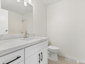 422 E Titus, Kent WA 98030