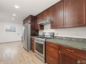 9812 S 212th St, Kent WA 98031