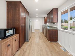 9812 S 212th St, Kent WA 98031