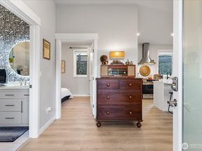 6721 22nd Avenue NW, Seattle WA 98117