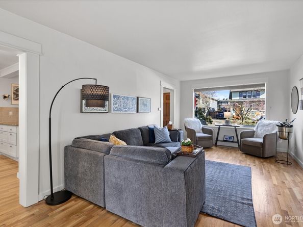 6721 22nd Avenue NW, Seattle WA 98117