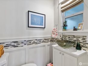 6721 22nd Avenue NW, Seattle WA 98117