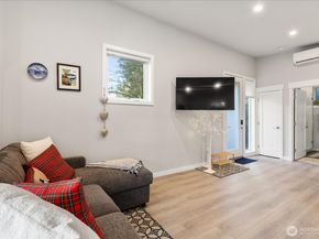 6721 22nd Avenue NW, Seattle WA 98117