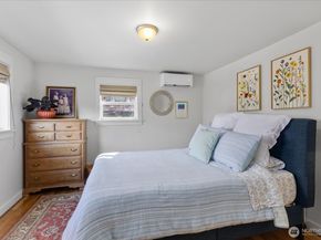 6721 22nd Avenue NW, Seattle WA 98117