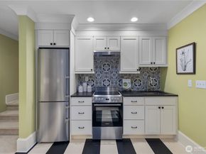 426 Smith Street, Seattle WA 98109