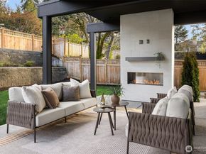 5808 Lakeview Drive, Kirkland WA 98033