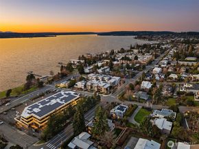 5808 Lakeview Drive, Kirkland WA 98033
