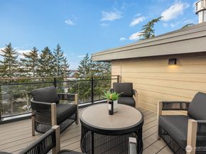 5808 Lakeview Drive, Kirkland WA 98033