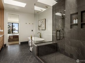 5808 Lakeview Drive, Kirkland WA 98033