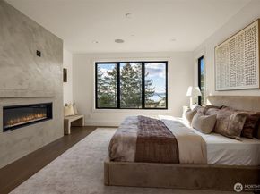 5808 Lakeview Drive, Kirkland WA 98033