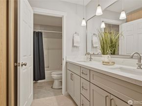 1354 Bellevue Way NE 4, Bellevue WA 98004