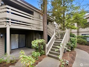 1354 Bellevue Way NE 4, Bellevue WA 98004