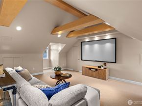 649 E Lake Sammamish Parkway SE, Sammamish WA 98074