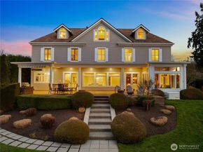 649 E Lake Sammamish Parkway SE, Sammamish WA 98074