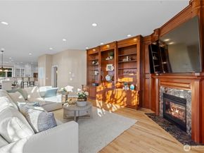 649 E Lake Sammamish Parkway SE, Sammamish WA 98074