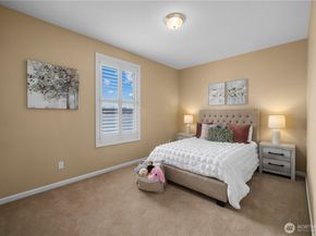 649 E Lake Sammamish Parkway SE, Sammamish WA 98074