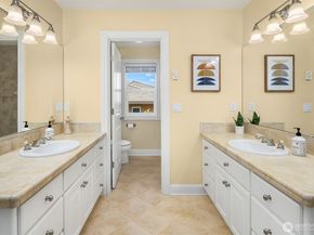 6230 Fairway Place SE, Snoqualmie WA 98065