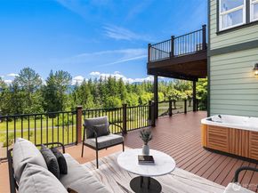 6230 Fairway Place SE, Snoqualmie WA 98065