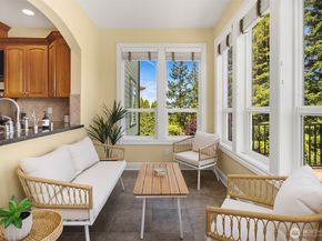 6230 Fairway Place SE, Snoqualmie WA 98065