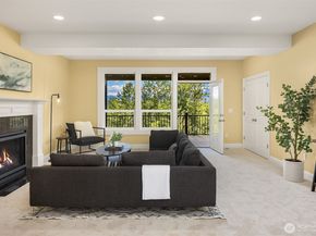 6230 Fairway Place SE, Snoqualmie WA 98065