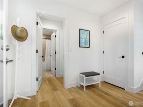 10533 E Stone Avenue N, Seattle WA 98133