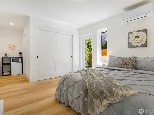 10533 E Stone Avenue N, Seattle WA 98133