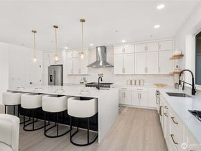 17003 SE 14th Lane, Bellevue WA 98008