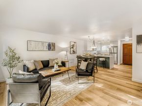 22906 Edmonds Way 10, Edmonds WA 98020