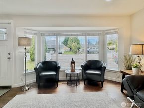 9521 Sharon Drive, Everett WA 98204