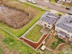 20208 90th Place S, Kent WA 98031