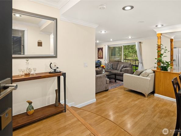 4727 W Lake Sammamish Parkway SE B201, Issaquah WA 98027