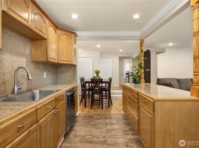 4727 W Lake Sammamish Parkway SE B201, Issaquah WA 98027