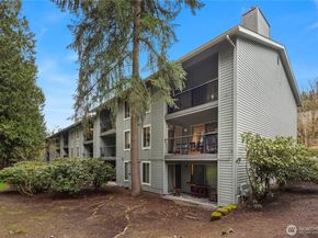 4727 W Lake Sammamish Parkway SE B201, Issaquah WA 98027