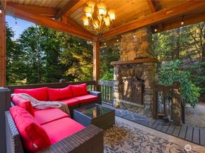 16502 NE 180th Place, Woodinville WA 98072