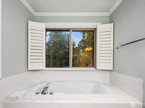 16502 NE 180th Place, Woodinville WA 98072